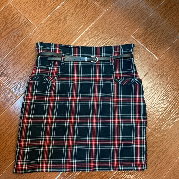 Forever 21 Dresses & Skirts - Forever 21 polyester blend plaid skirt